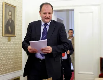 Миков чете лекция в Пекин