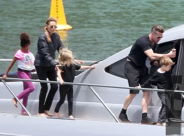 Джоли снима в Сидни, готви сватба