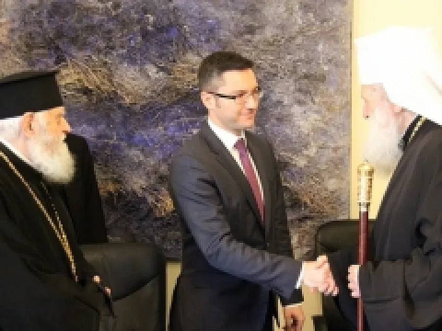 Патриархът и митрополитите с дипломатически паспорти