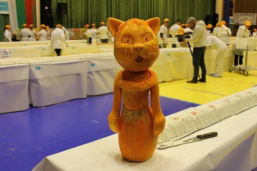 Габрово бие Япония с най-дългото руло