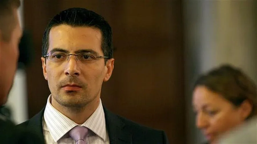 Още един депутат напуска ПГ на ГЕРБ