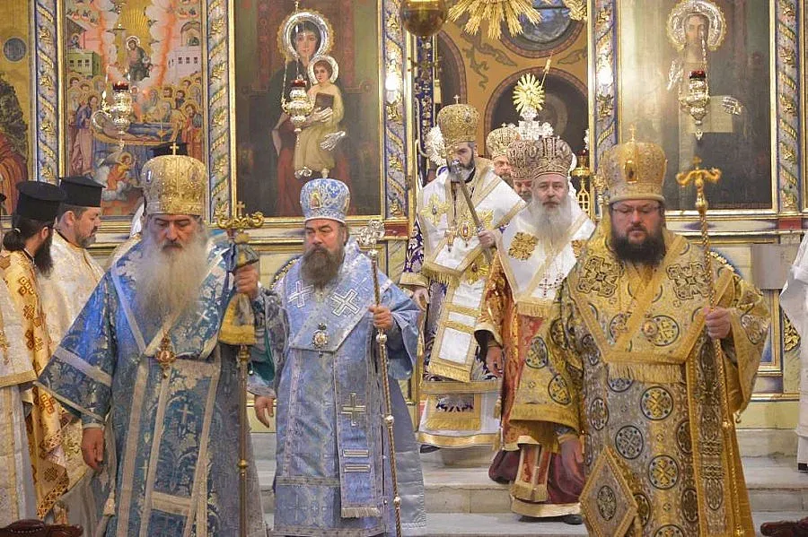 Баба Гуси спъва Григорий за владика