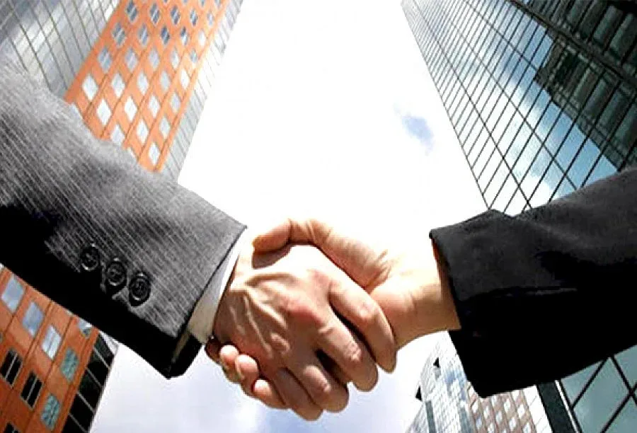 Бизнесмени реализират проекти по социални програми