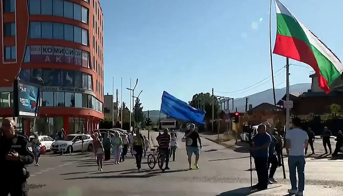 Хората в Дружба 2 бесни! Предупредиха за нова катастрофа заради топлото