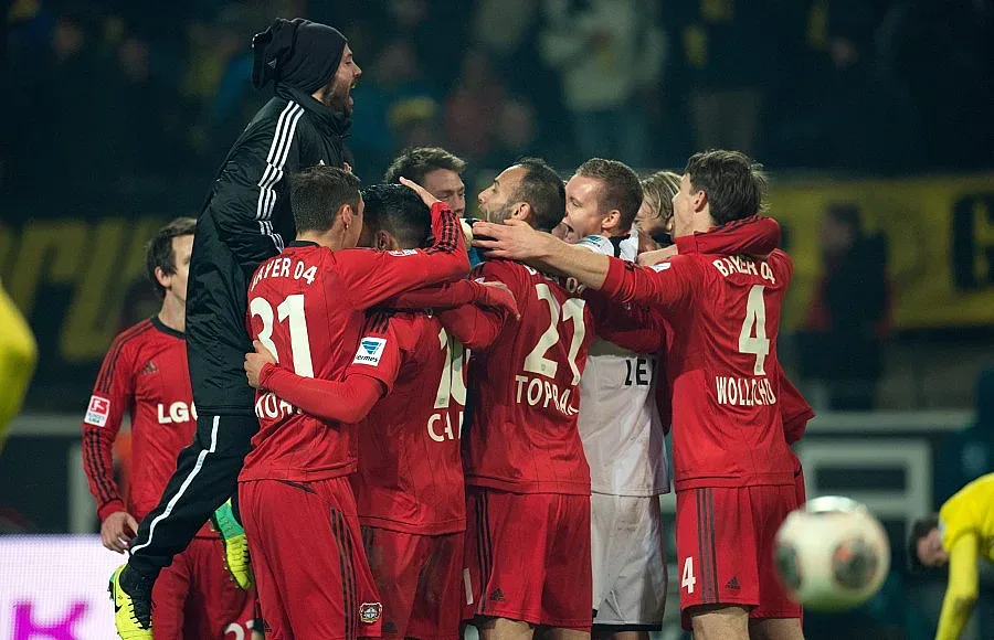 Шампанско и сълзи за "Байер"