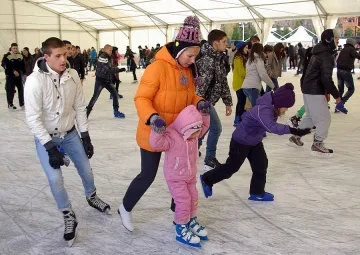 Ледена пързалка нонстоп на Ариана