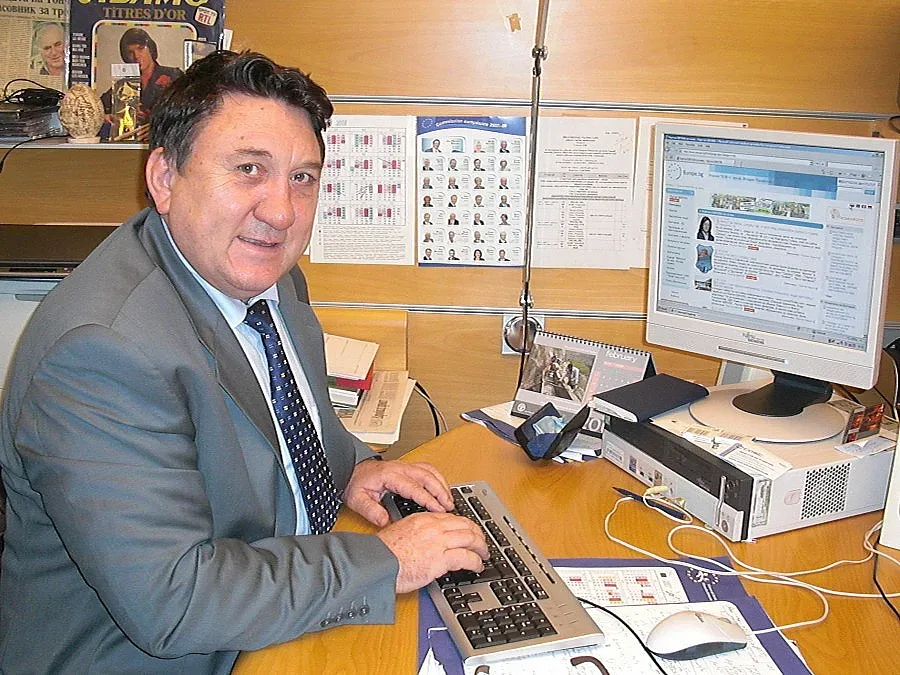 Министри карат кола на водород