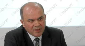 Вдигат осигуровките