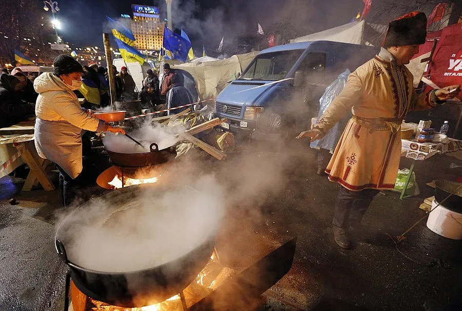 Украински спецчасти обсадиха тв центъра