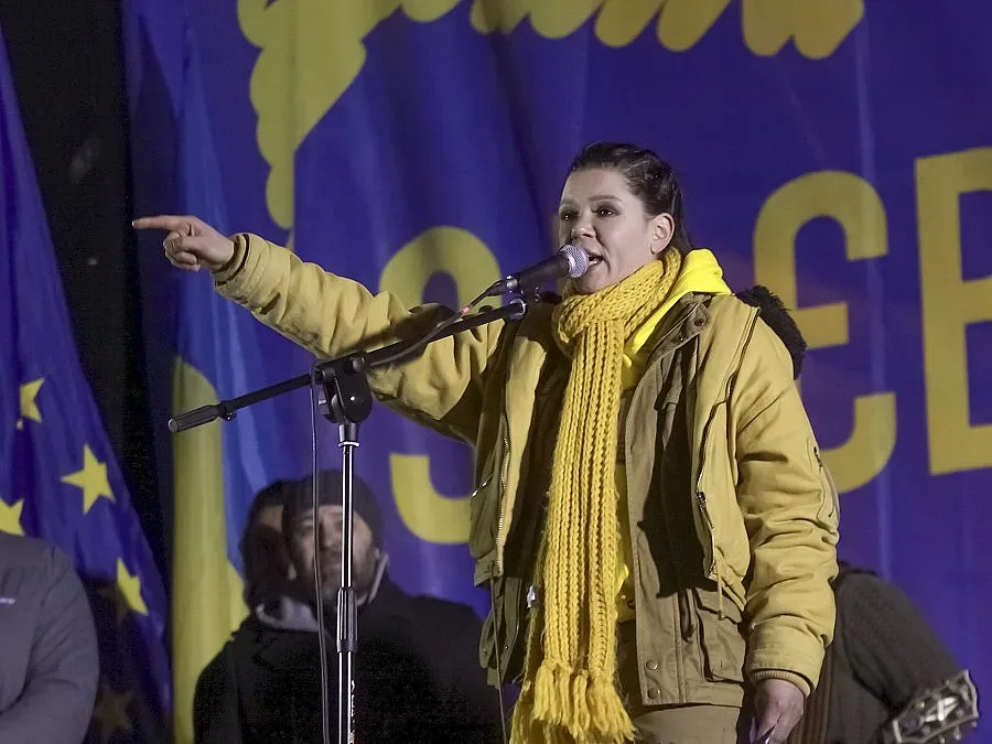 Руслана заплаши да се самозапали заради хаоса в Украйна