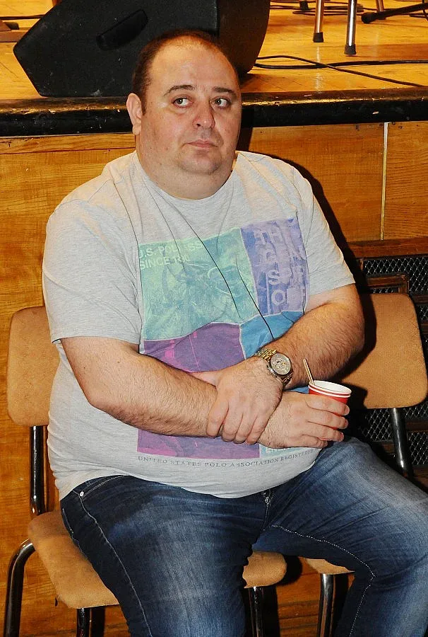 Любо Нейков потъна в мъка