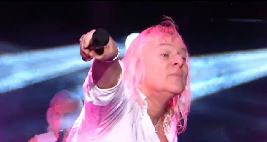 2000 пяха с белокоси момчета от "Юрая Хийп"