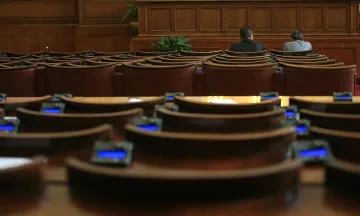 Парламентът работи извънредно на 9 и 10 декември