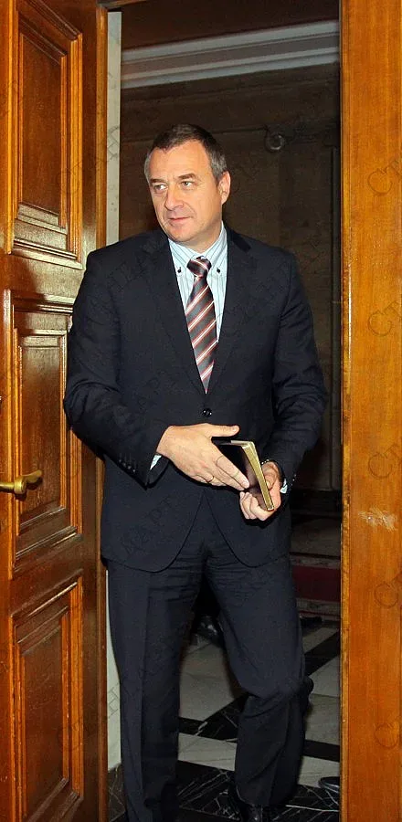 Бежанците остават, връщаме имигрантите