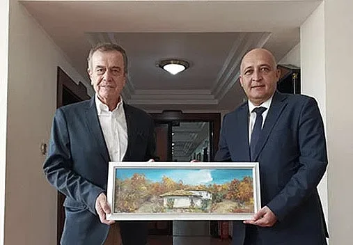 Изселнически лидер номер 1 в Турция подкрепи ДПС-Ново начало