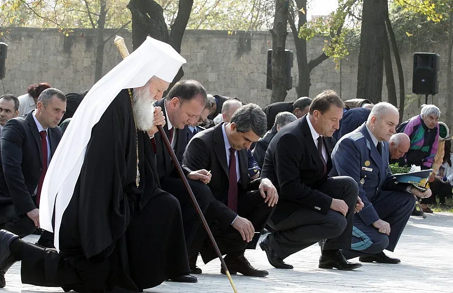 Вдигат паметни плочи за убити в Ирак и Камбоджа