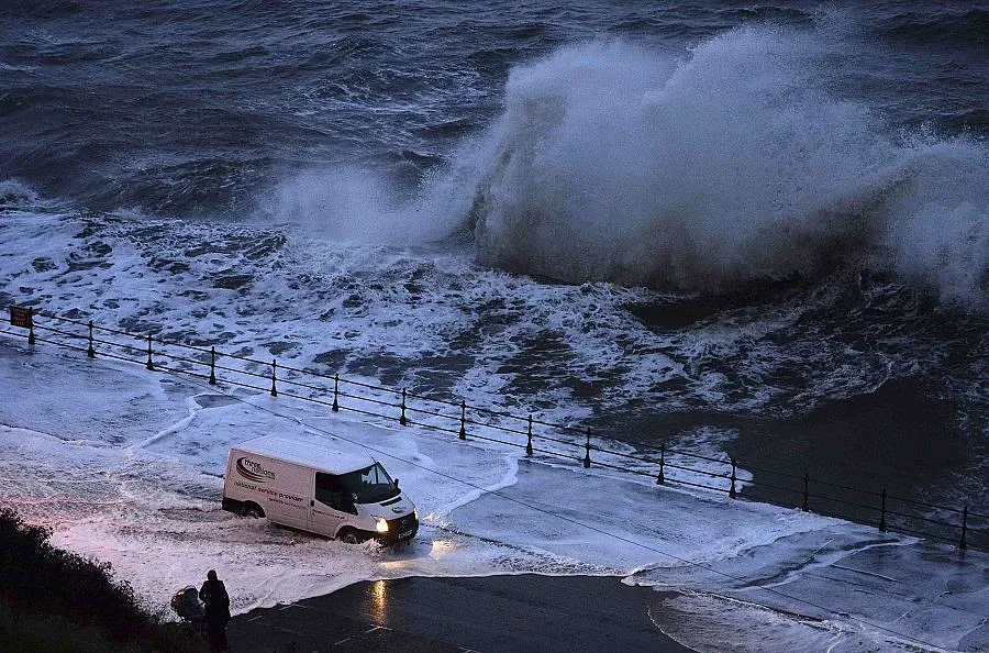 Чудовището Ксавер отвя Северна Европа