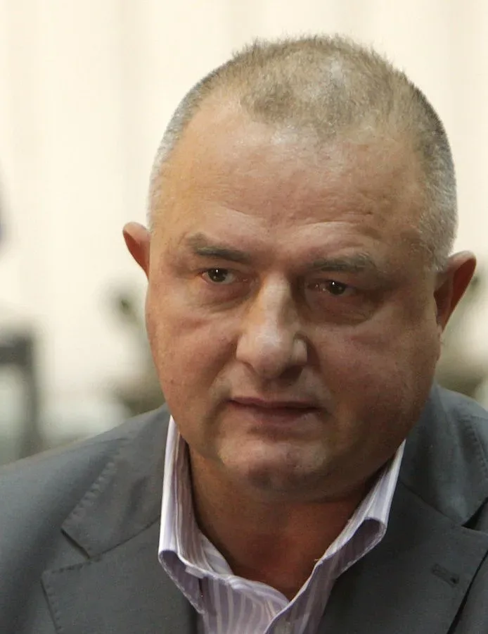 Ще зарадваме бежанците с телевизия и интернет