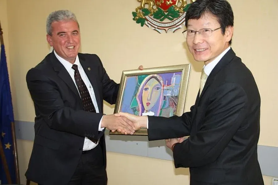 Обучават земеделски производители от Момчилград в Корея