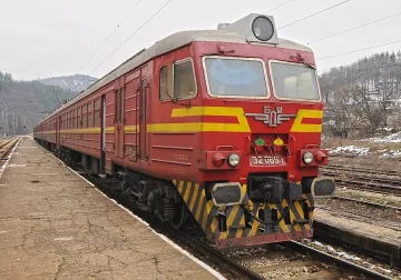 Студенти празнуват осми декември в "Среднощен експрес"