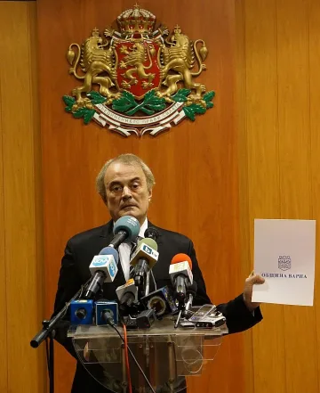 К. Йорданов се подсигурил с експертиза от Париж за управлението си