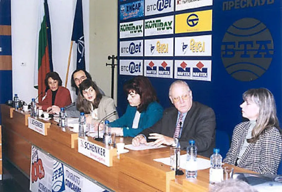 Журналистически конкурс на СИЖБ "Светове и цветове"