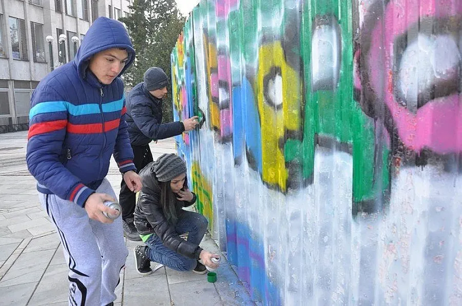 Дядо Коледа във Видин черпи с греяно вино