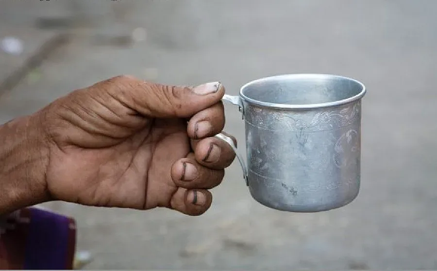 Арестуваха 2-ма българи за експлоатация на инвалид в Париж