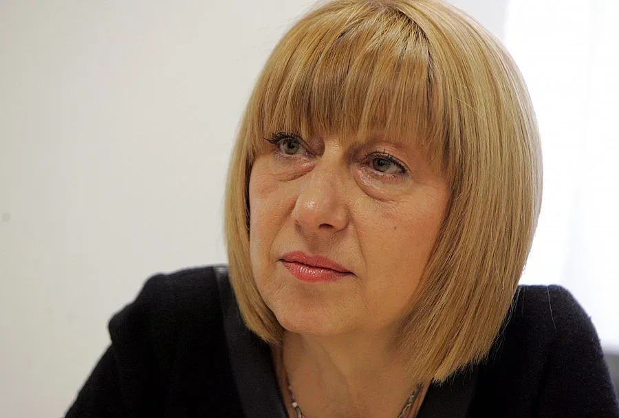 Клисарова поиска да се опрости граматиката