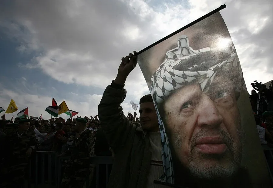 Френски учени: Арафат не е отровен