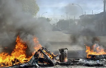 Безредици в Аржентина заради стачка на полицията