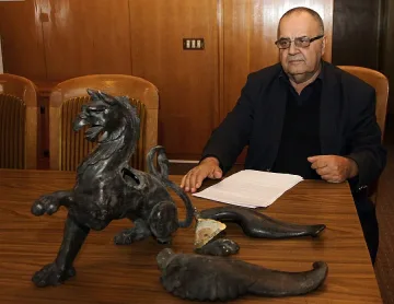 11 хил. лв. за грифона на Апостола