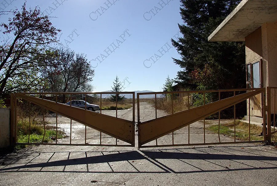 Депутатите проверяват сделката за Божурище