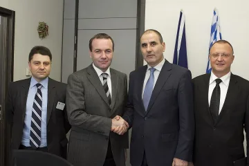 Вебер: Обезпокоен съм за европейското бъдеще на България