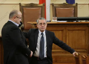 Намаляват с левче парите на партиите