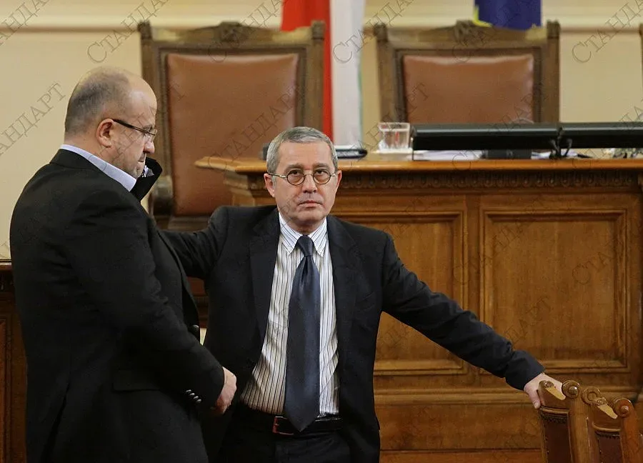 Намаляват с левче парите на партиите