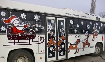 Дядо Коледа стана шофьор на градски автобус