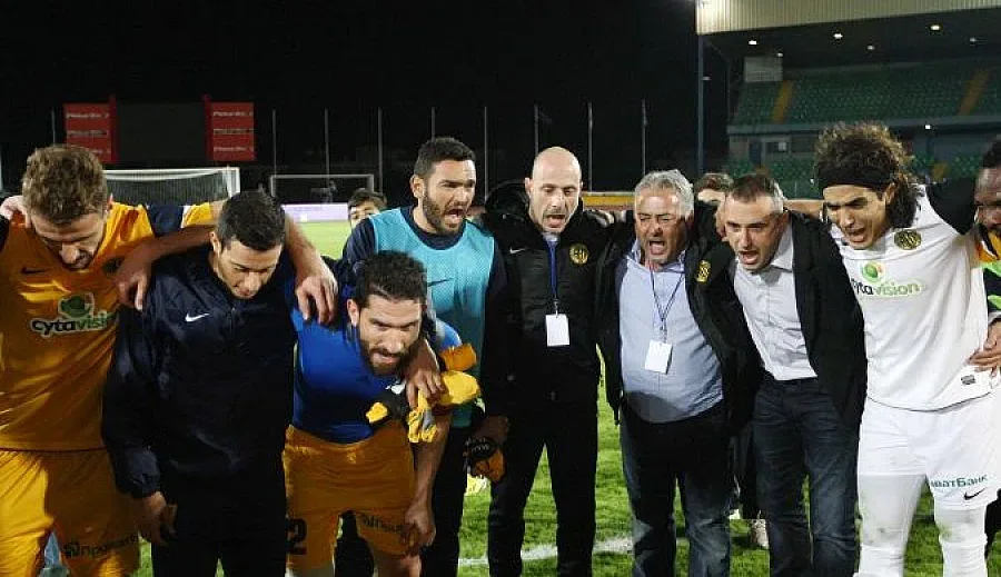 Петев докара Коледа в АЕЛ