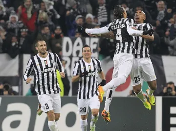 "Барса" и изми ръцете с рефер