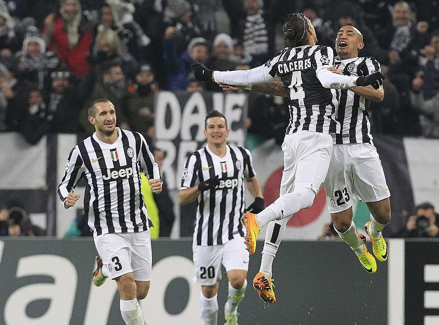 "Барса" и изми ръцете с рефер