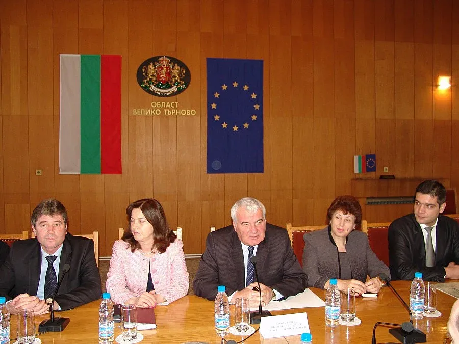 Търново и Телеорман строят заедно пътища 