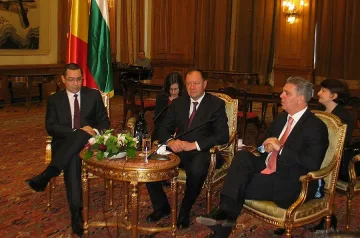 Миков договори нови форми на сътрудничество между България и Румъния