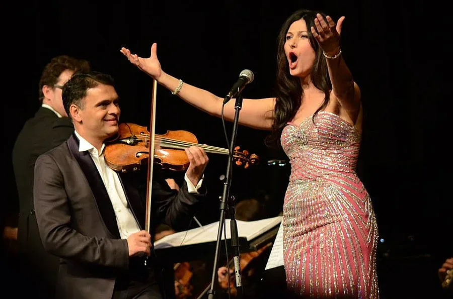 Васко и Памела с етюди по Чаплин