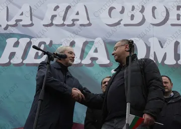 БСП и ДПС си разменят депутати