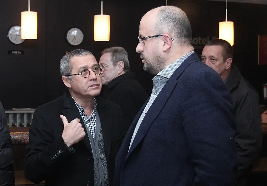 Властта се договори за намаление на партийната субсидия