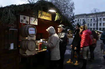 Загряваме за Коледа с глювайн и вурст