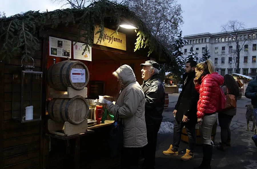 Загряваме за Коледа с глювайн и вурст