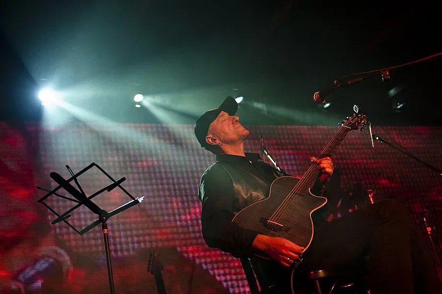 Балкански прелести от китарата на Стефановски