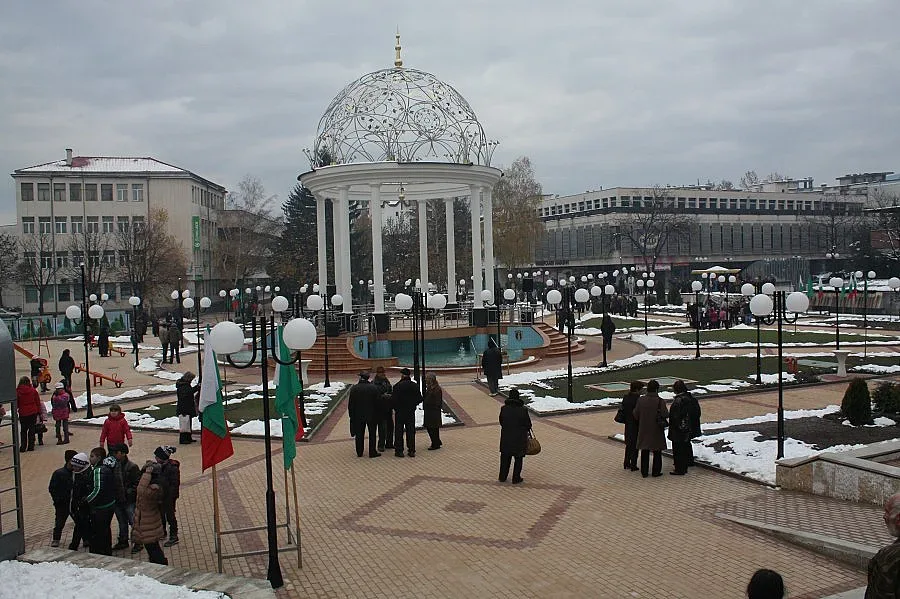 Откриха площад "Форум" в Ботевград