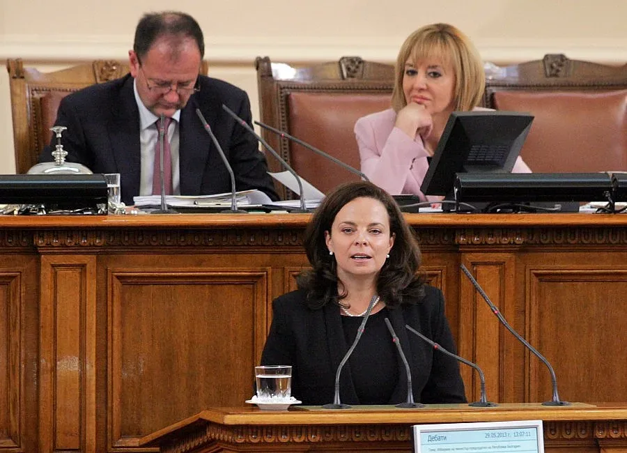 Лекуваме се по Каса и в чужбина, решиха депутатите